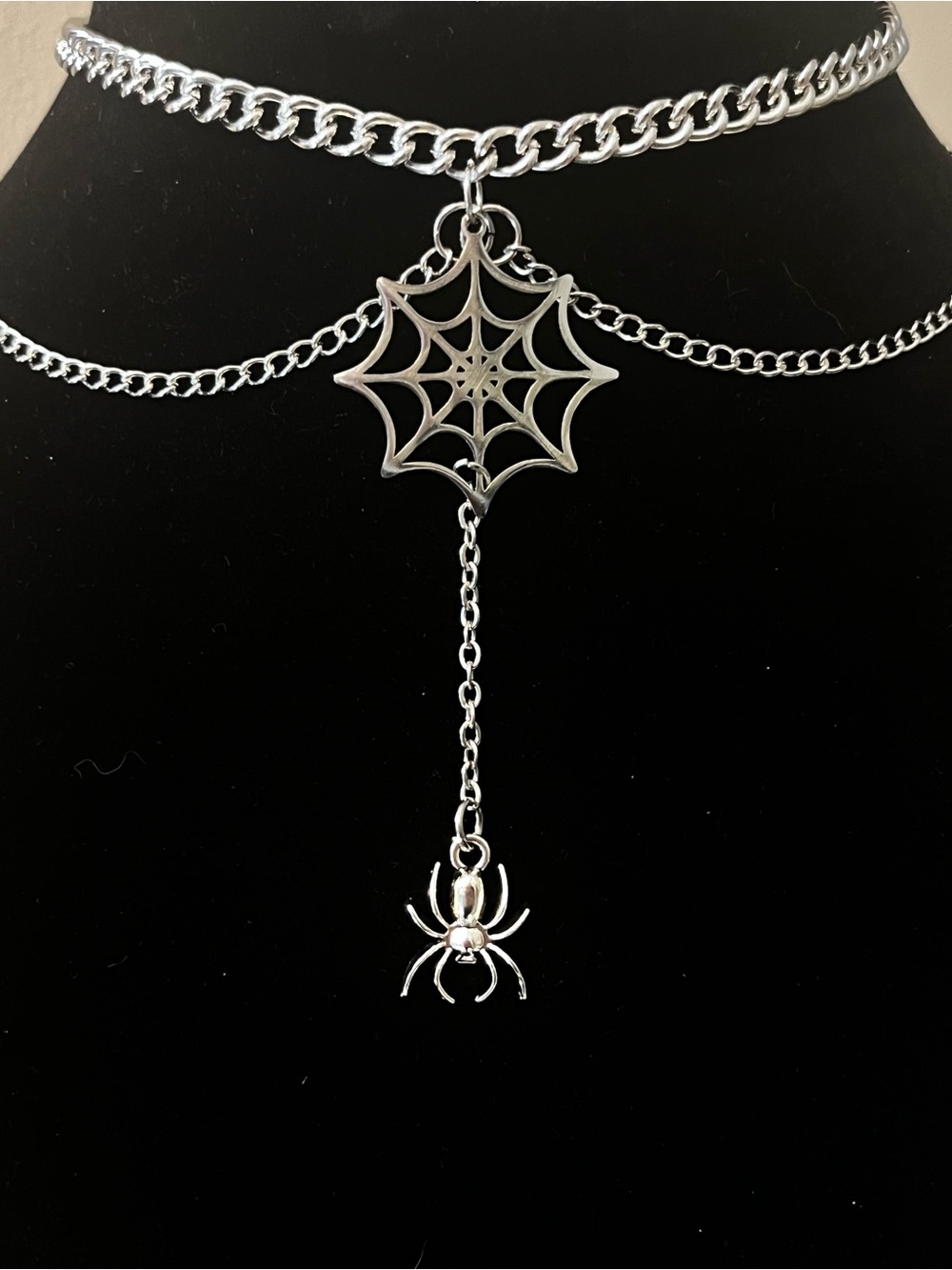 Hand Crafted Silver Spider Web Dangle Choker Necklace - Picture 5 of 5